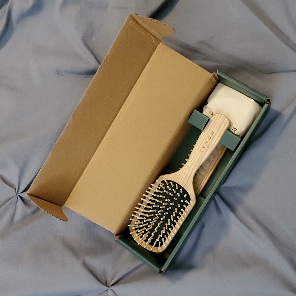 Monat brush & comb set